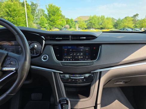 Used 2025 Cadillac XT6 Luxury AWD/4WD image 22