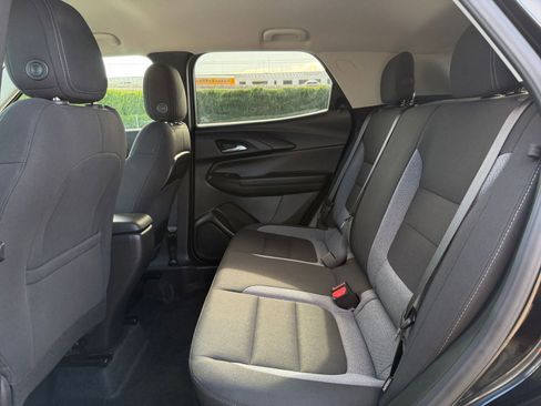 Used 2025 Chevrolet TrailBlazer LT image 23