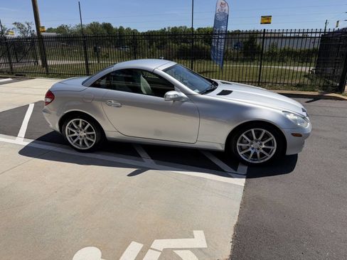 Used 2005 Mercedes-Benz SLK 350 image 7