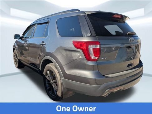 Used 2017 Ford Explorer XLT w/ Equipment Group 202A image 2