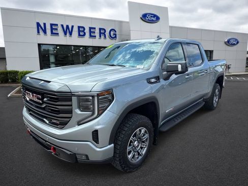 Used 2024 GMC Sierra 1500 AT4 w/ Technology Package AWD/4WD image 1
