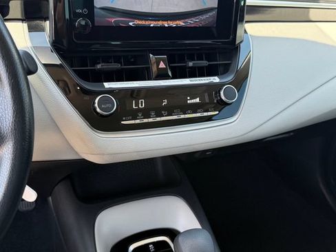 Used 2024 Toyota Corolla LE FWD image 21