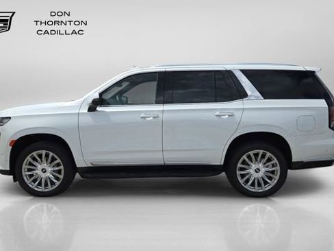 Used 2024 Cadillac Escalade Premium Luxury AWD/4WD image 2