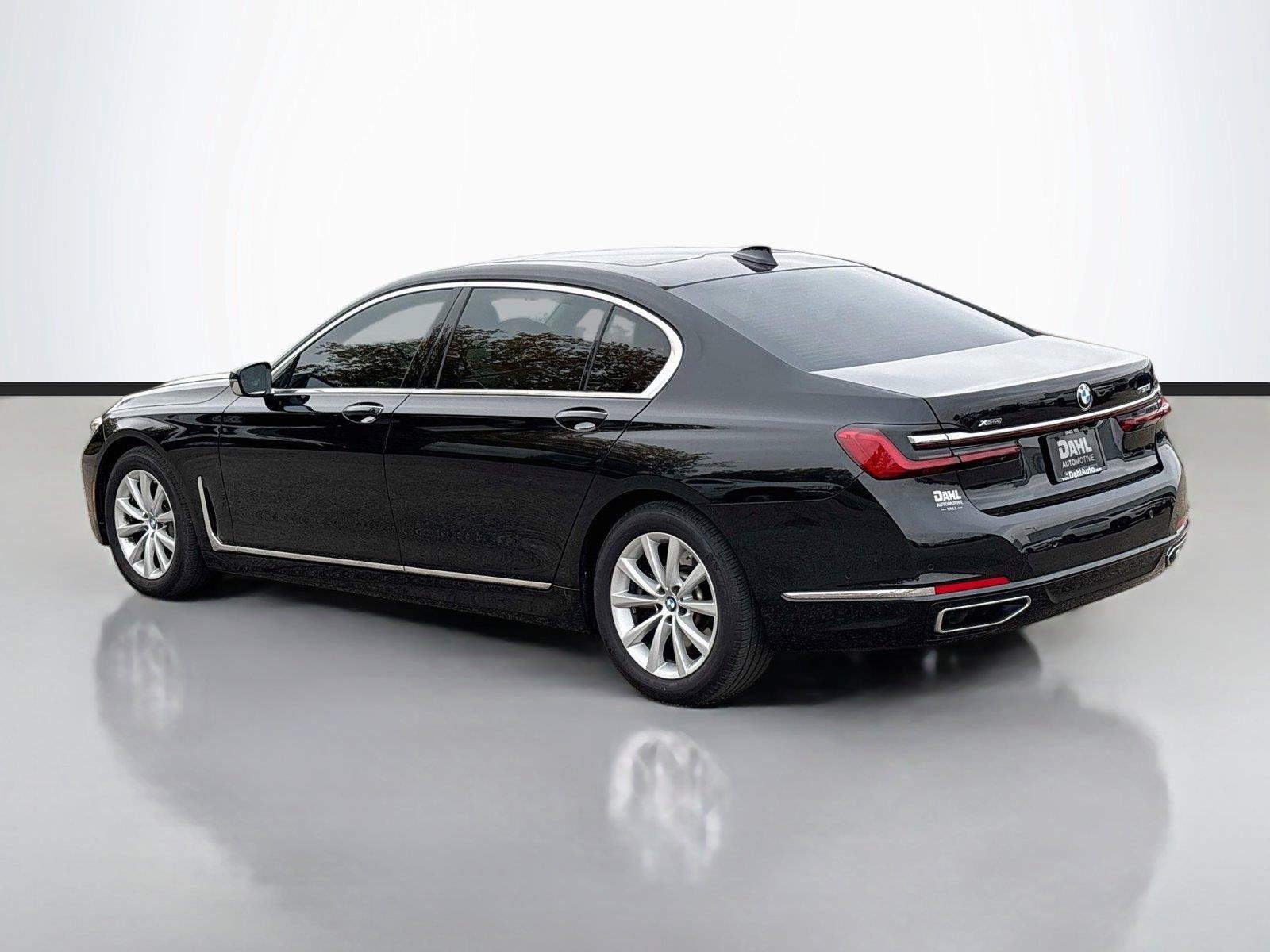 Used 2022 BMW 750i xDrive AWD/4WD image 10