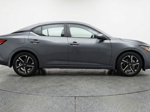 Used 2025 Nissan Sentra SV FWD image 9