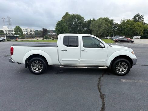 Used 2016 Nissan Frontier SL AWD/4WD image 9