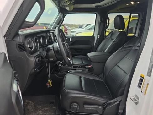 Used 2023 Jeep Wrangler Unlimited Sahara w/ Cold Weather Group image 9