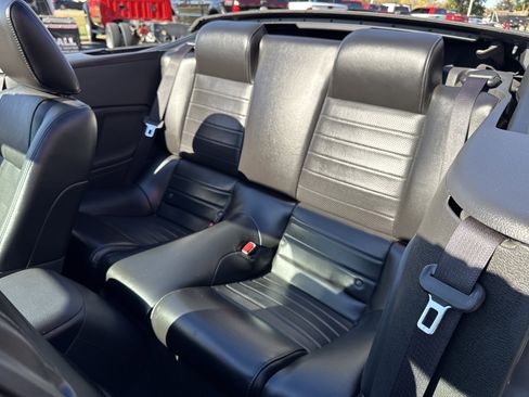 Used 2006 Ford Mustang GT Premium image 30