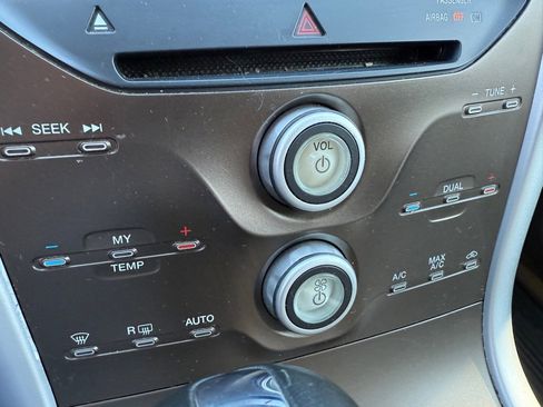 Used 2011 Ford Edge SEL w/ 202A Rapid Spec Order Code image 17