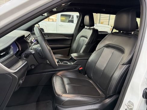 Used 2024 Jeep Grand Cherokee L Limited w/ Luxury Tech Group II image 37