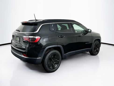 Used 2023 Jeep Compass Latitude image 9