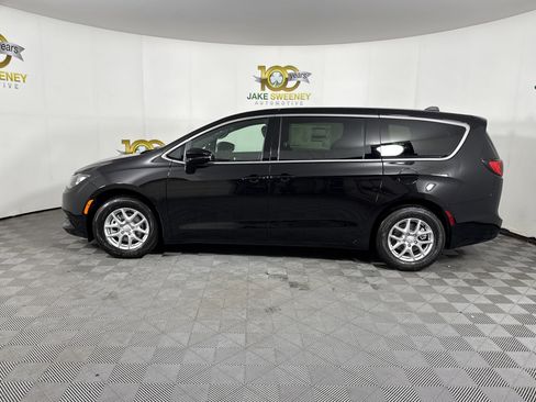 New 2026 Chrysler Voyager LX FWD image 5
