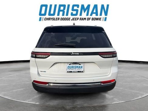 Used 2023 Jeep Grand Cherokee 4WD 4xe image 4