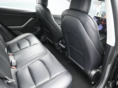 Used 2021 Tesla Model 3 Standard Range Plus image 32