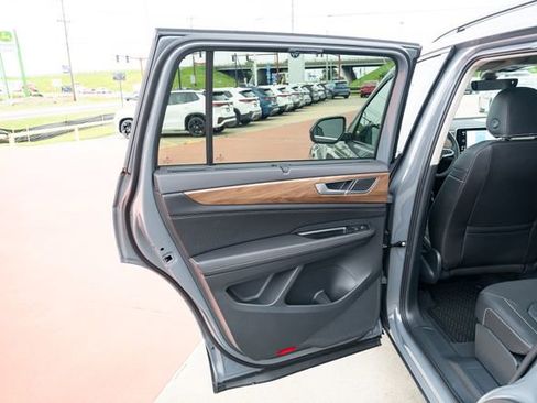 New 2026 Volkswagen Atlas SE FWD image 14
