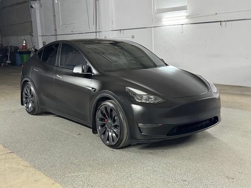 Used 2024 Tesla Model Y Performance AWD/4WD image 3