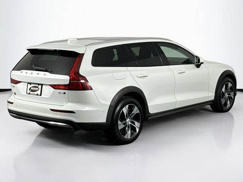 Used 2023 Volvo V60 B5 Cross Country Plus AWD/4WD image 11
