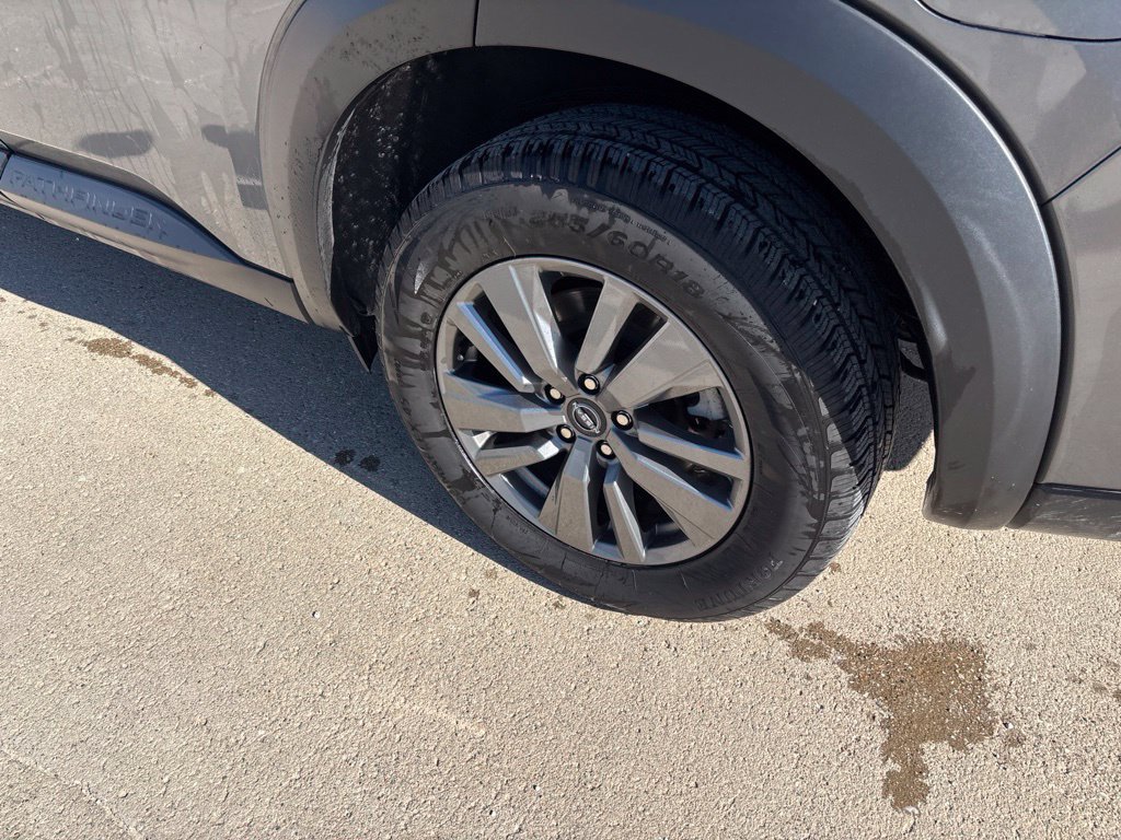 Used 2025 Nissan Pathfinder SV AWD/4WD image 7