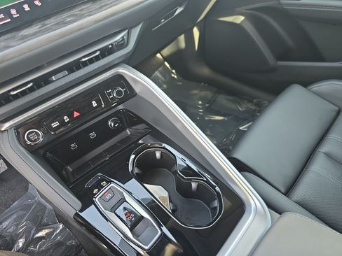 Used 2025 Audi Q5 Premium Plus w/ Premium Plus AWD/4WD image 21