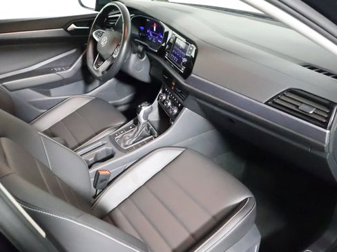 Used 2024 Volkswagen Jetta SE image 47