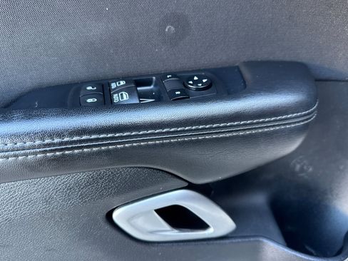 Used 2016 Dodge Challenger SXT image 15