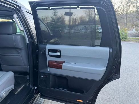 Used 2011 Toyota Sequoia Platinum AWD/4WD image 30