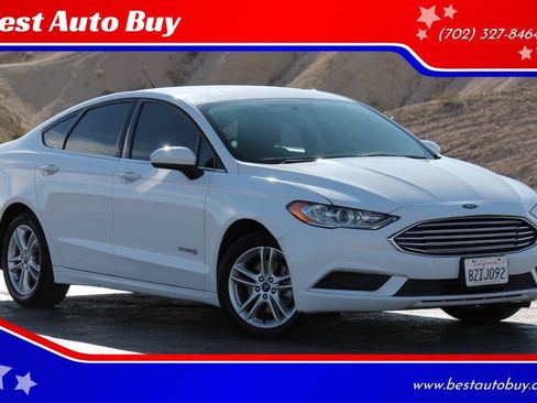 Used 2018 Ford Fusion SE FWD image 1