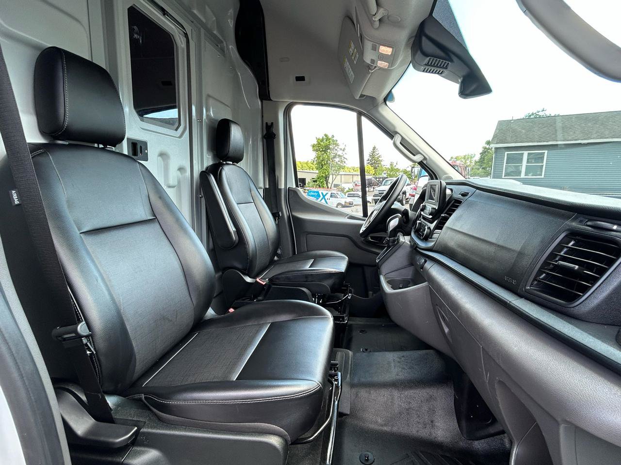 Used 2025 Ford Transit 250 148 High Roof Extended w/ Load Area Protection Package RWD image 15