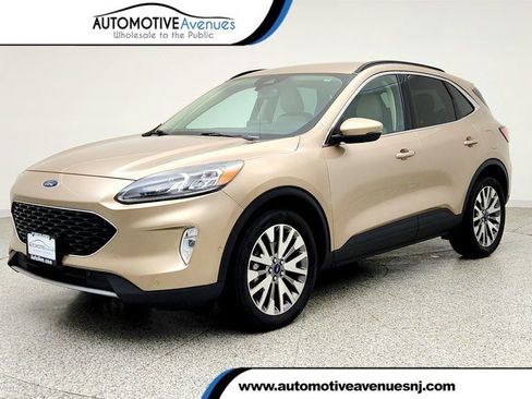 Used 2020 Ford Escape Titanium AWD/4WD image 1