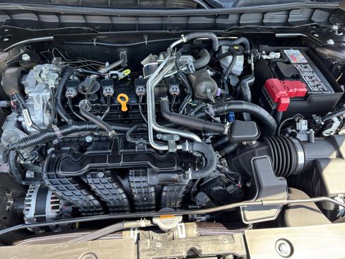 Used 2025 Nissan Altima 2.5 SV FWD image 28