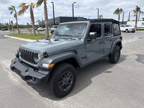 Used 2024 Jeep Wrangler Unlimited Sport AWD/4WD image 7