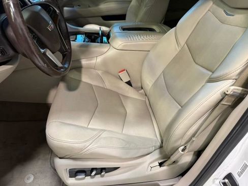 Used 2017 Cadillac Escalade ESV Premium Luxury image 21
