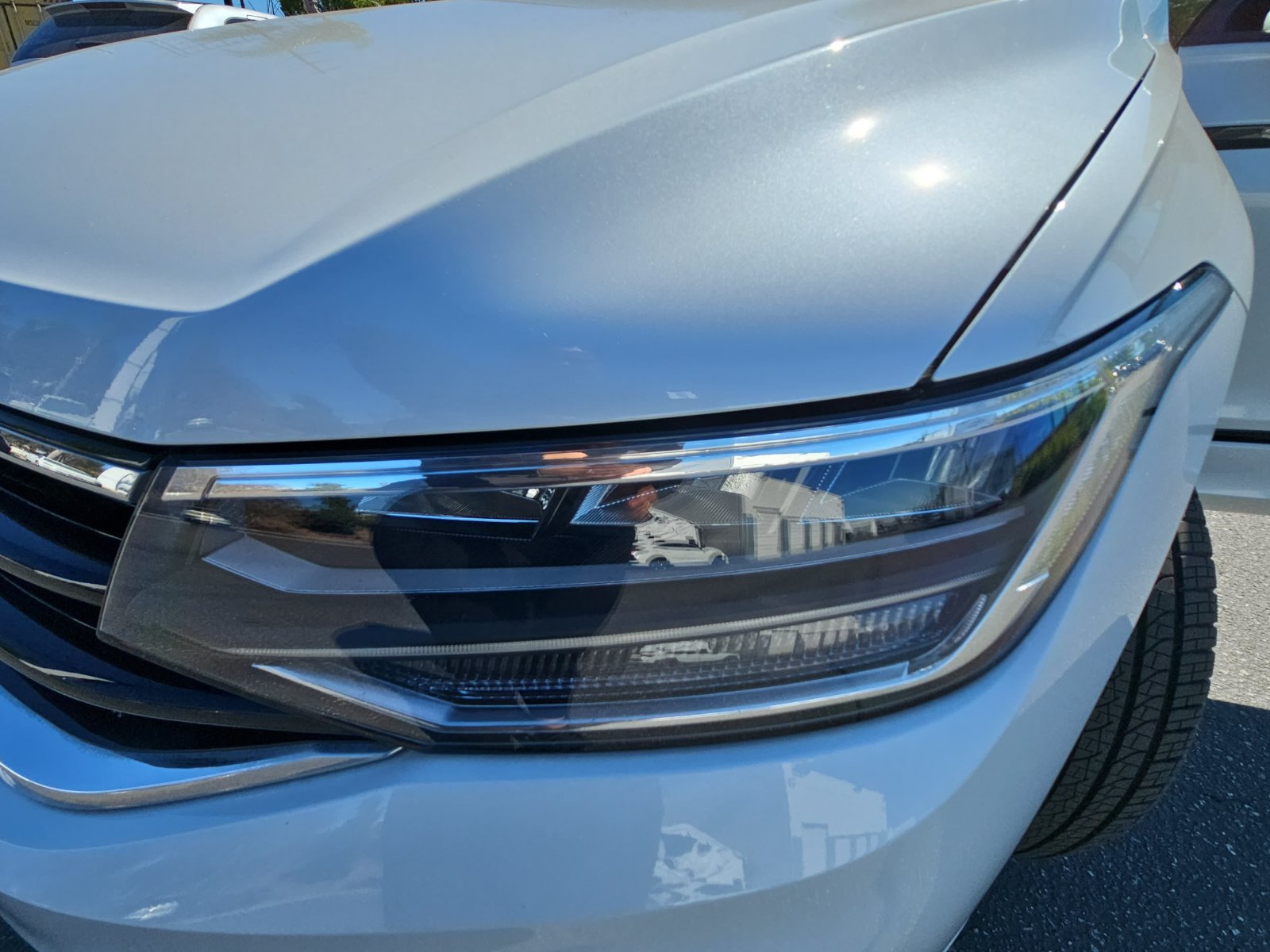 Certified 2023 Volkswagen Tiguan SE R-Line AWD/4WD image 30