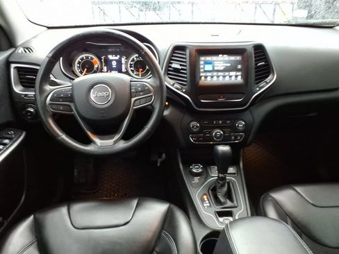 Used 2019 Jeep Cherokee Latitude Plus w/ Cold Weather Group AWD/4WD image 11