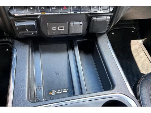 Used 2022 GMC Sierra 1500 AT4 w/ AT4 Premium Package AWD/4WD image 32