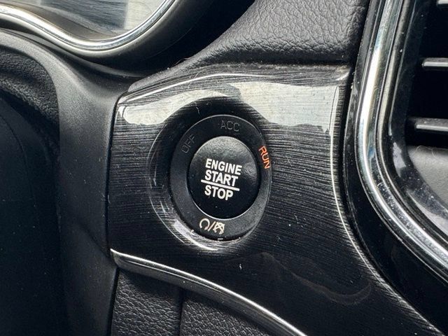 Used 2020 Jeep Grand Cherokee Trailhawk w/ Trailhawk Luxury Group AWD/4WD image 18