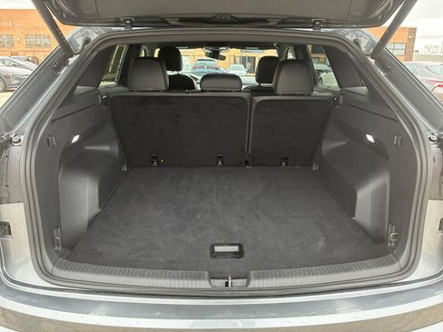 Used 2025 Volkswagen Atlas Cross Sport SE image 33