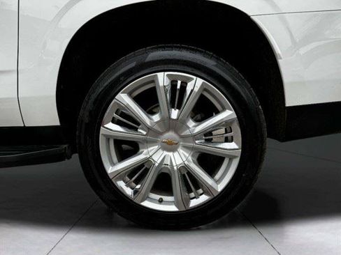 Used 2021 Chevrolet Suburban Premier w/ Premium Package RWD image 63