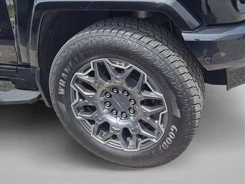 Used 2024 GMC Hummer EV 3X AWD/4WD image 22