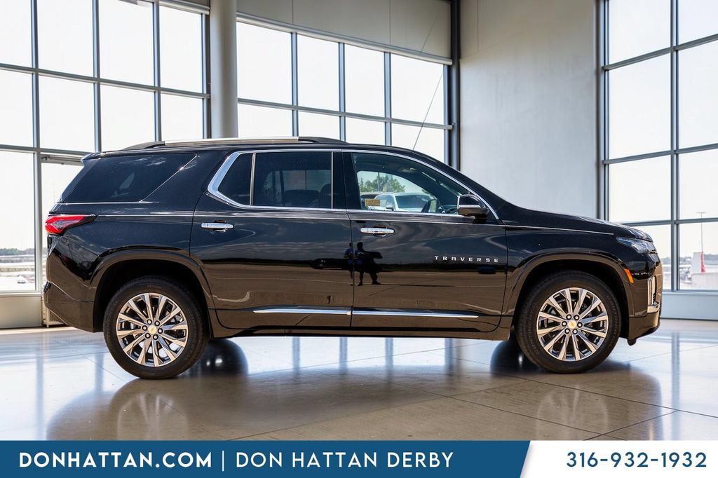 Used 2023 Chevrolet Traverse Premier FWD image 37