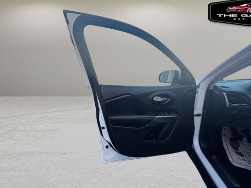 Used 2021 Jeep Cherokee Limited w/ Elite Package image 13