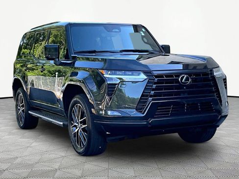 Used 2025 Lexus GX 550 w/ Accessory Package (2T) AWD/4WD image 3