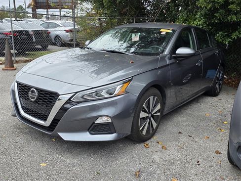 Used 2021 Nissan Altima 2.5 SV image 4