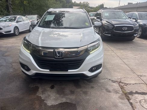 Used 2021 Honda HR-V EX-L image 3