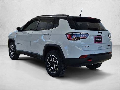 New 2026 Jeep Compass Trailhawk image 9