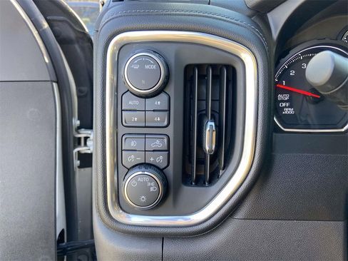 Used 2021 Chevrolet Silverado 1500 LT Trail Boss w/ LPO, Dark Essentials Package image 28