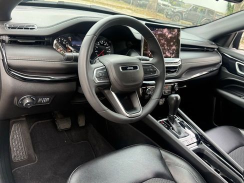 Certified 2022 Jeep Compass Altitude image 40