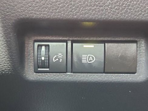 Used 2025 Toyota RAV4 XLE FWD image 17