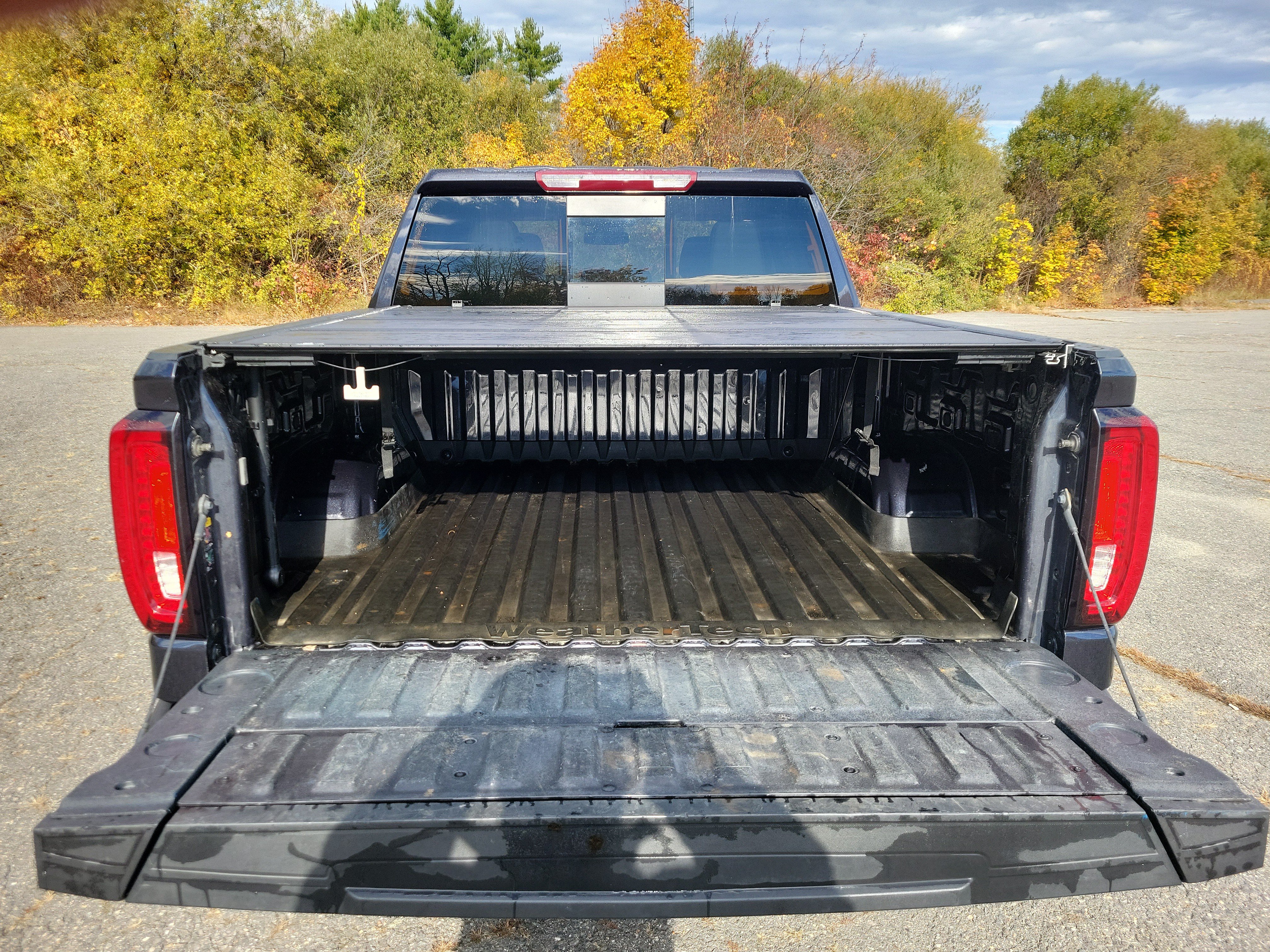 Used 2025 GMC Sierra 1500 SLT w/ SLT Premium Package AWD/4WD image 17
