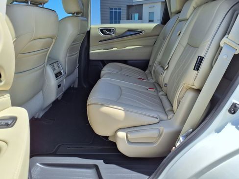 Used 2020 INFINITI QX60 Luxe w/ Essential Package FWD image 18